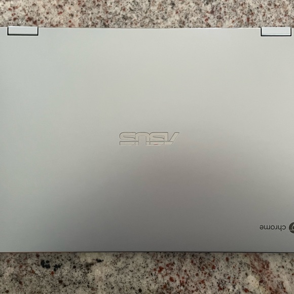 Asus 14 inch Chromebook Laptop - Picture 5 of 14
